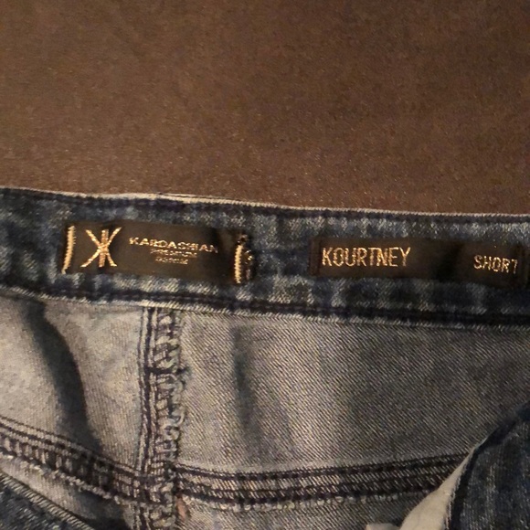 Kardashian Kourtney Leopard Shorts - Picture 3 of 4